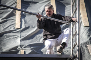  Maurermeister Wilfrid Knepper ist ein Unternehmer, der auf der Baustelle mitarbeitet 