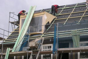  Einbau einer der großen Gauben in das Satteldach 