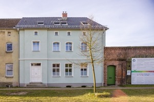  Der Altbau von 1881 produziert heute mehr Endenergie als er selbst verbrauchtFoto: Knauf / Stephan Klonk 