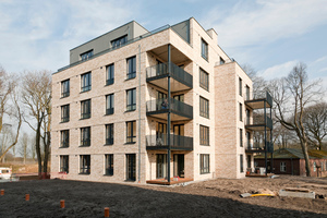  Die massiv erbauten Mehrfamilienhäuser am Windebyer Noor erhielten Fassaden aus hellen Klinkern 