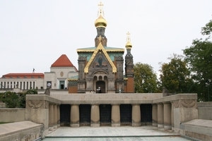  Die Russische Kapelle gehört zwar nicht zu den Jugendstilbauten der Mathildenhöhe, stand jedoch bereits dort, bevor die Künstlerkollonie dort zu bauen begann 