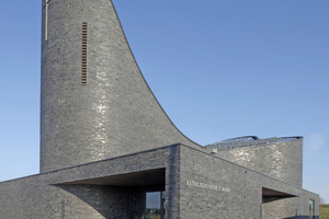  Für den Neubau einer Kirche in Horumersiel-Schillig verwendeten die Maurer doppelt gebrannte Ziegelsteine Foto: Robert Mehl 