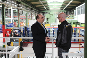  Produktmanager Stefan Korkus im Gespräch mit bauhandwerk-Redakteur Thomas Schwarzmann 