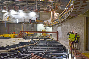  Um eine Beschädigung der Oberflächen während der Bauphase im Konzertsaal zu vermeiden, wurden diese erst nach Fertigstellung weiß lackiert Fotos: Knauf 