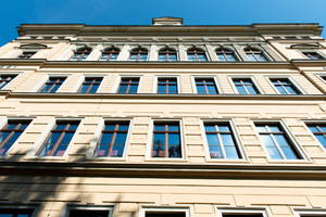  Denkmalgerecht sanierte Vorderseite der Robert-Härtwig-Schule in OschatzFotos: Rainer Justen 