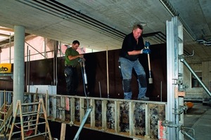  Die NOEalu L Handschalung für Beton wurde hier eingesetzt, um Stampflehmwände mit glatten Oberflächen zu erreichen  