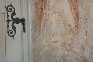  Detail der Rötelzeichnung: Den Eingang in den Kapitelsaal "bewacht" ein Mönch 