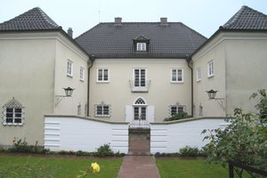  Darunter: Viele Zeugnisse der „Stuttgarter Architekturschule“ gibt es nicht mehr. Umso höher muss man die Erhaltung der 1922 von Paul Schmitthenner entworfenen Villa Kahn in Stuttgart einstufen 