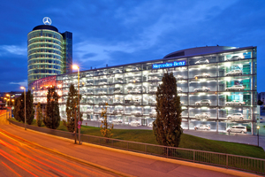  Im Mercedes-Benz Center München werden auf rund 14 000 m2 Neu-, Jahres- und Gebrauchtwagen gezeigtFoto: Daimler Benz AG Niederlassung München 