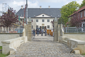  Zu dem im 17. Jahrhundert erbauten Schloss Benkhausen gehören zahlreiche Wirtschaftsbauten, die die zukünftig als Hotel, Museum, Museumswerkstatt und für schulungszwecke genutzt werden sollen 