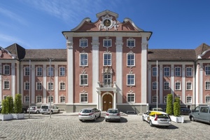  Seit April 2012 ist Schloss Meersburg am Bodensee nach rund sechsmonatigen Renovierungsarbeiten wieder für die Öffentlichkeit zugänglich 