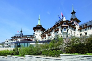  Der Umbau des Züricher Dolder Grand Hotels war ein Balanceakt zwischen Denkmalschutz und Innovation, mit dem schmucken, renovierte Altbau mit seinen Türmchen und Erkern und der kühlen Neuinterpretation von Stararchitekt Sir Norman Foster  