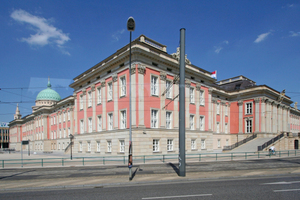  Neubau in historischem Kleid: Das nach Plänen des Architekten Peter Kulka in Potsdam wieder aufgebaute Stadtschloss 