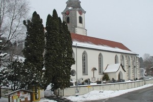  Die Horizontalabdichtung der Kirche St. Alexander in Niedersonthofen im Mauersägeverfahren stoppte nach zahlreichen gescheiterten Sanierungsversuchen dauerhaft die Ausbreitung von kapillarer Feuchtigkeit im Mauerwerk 