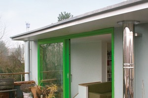  Das Turmzimmer im obersten Geschoss lässt sich über eine Schiebetür großzügig zur Dachterrasse hin öffnen 