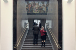  Aufgang vom Foyer. Links und rechts davon die Abstiege zum Alten Foyer und weiter hinab in die Gartenhallen 