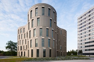  Zentrum für Molekulare Biowissenschaften der Uni Kiel 
Fotos: Architekturbüro Henn/HG Esch 