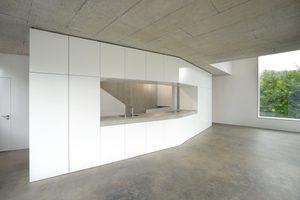 Links: Blick auf die Küchenfront des Wohn- und Essbereichs im ErdgeschossFotos (2): Sabrina Scheja 