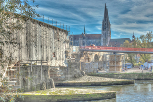  Seit 2011 wird die Steinerne Brücke in vier Bauabschnitten saniert. Die Fertigstellung ist bis 2017 geplant 