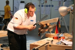  Eine Bronzemedaille ging für Deutschland an den Zimmerer Andreas Fichter 