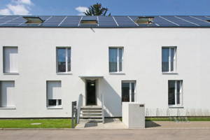  Der vom Team um Werner Sobek auf den energetischen Standard eines Effizienzhauses Plus modernisierte Altbau in Neu-Ulm Fotos (2): Thomas Wieckhorst 