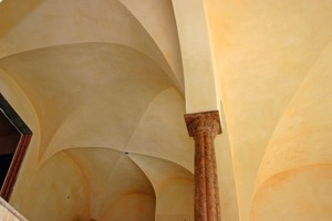  Darunter: In Rabitztechnik ausgeführtes Gewölbe über einem fünfeckigen Grundriss 