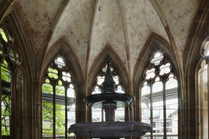  Selbst der Kreuzgang-Schalenbrunnen, das Wahrzeichen des Weltkulturerbes Kloster Maulbronn wurde von dem Hochdruckhersteller aus dem schwäbischen Winnenden „geputzt“ 