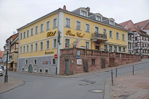  Das Hotel „Prinz Carl“ ist eine auf einem Steinsockel ruhende, verputzte Fachwerkkonstruktion Fotos: Robert Mehl 