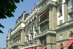  Das über 140 Jahre alte Grand Hotel National in Luzern bietet nach der Sanierung mit Flüssigkunststoff wieder Gastlichkeit auf höchstem Niveau 