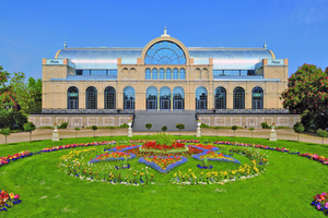  Der 150 Jahre alte, palaisartige Prachtbau Flora Köln wurde nach dreijähriger Bauzeit im Juni 2014 wieder eröffnet Foto: KölnKongress/Volker Dennebier 