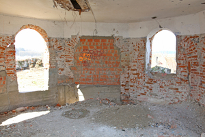  Der Pavillon (Erdgeschoss) vor Beginn der Baumaßnahmen. Hier sieht man gut, dass nicht mehr alle bauseitigen Fensteröffnungen vorhanden waren 