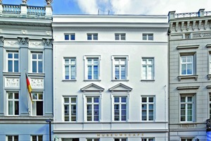  Das sanierte ehemalige Patrizierhaus in der Lübecker Königstraße 15 stammt im Ursprung aus dem 13. Jahrhundert, das Vorderhaus und der sich anschließende Seitenflügel stammen aus dem 14. bis 19. Jahrhundert Foto: Sebastian Pfütze 