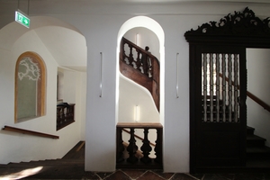  Blick zur Treppe im Obergeschoss 