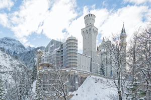  Mit einem Peri Up Flex Arbeitsgerüst im 25 cm Systemraster ist der Torbau von Schloss Neuschwanstein eingerüstet Fotos: Peri GmbH 