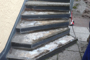  In einem ersten Arbeitsschritt haben die Handwerker den Waschbeton der Treppenstufen vorsichtig abgetragen 