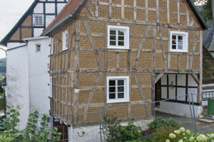  Das Haus Spieker in Herscheid war vor der Sanierung einsturzgefährdet. Jetzt beherergt das 280 Jahre alte Fachwerkgebäude unter anderem das örtliche StandesamtFotos: Philip Lehmann 