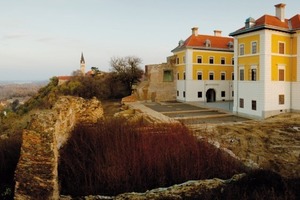  Schloss Ilock nach Abschluss der Restaurierung mit umfangreicher Putz- und Mauerwerksanierung 