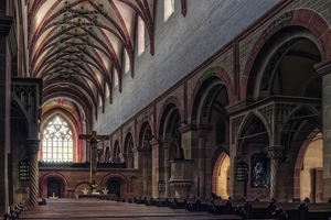  Blick in die Klosterkirche 