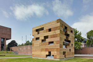  Das „Final Wooden House“ des Japanischen Architekten Sou Fujimoto im Skulpturenpark der Bielefelder KunsthalleFoto: Roman Mensing 