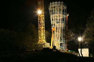  Zum Ende hin herrschte auf der Baustelle Mehrschichtbetrieb, dazu kamen Nachtmontagen 