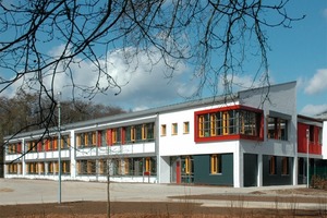  <div class="99 Bildunterschrift_negativ">Der zu Beginn dieses Jahres am Rande von Osnabrück fertig gestellte Neubau der Herman-Nohl-Schule</div> 