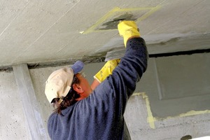  Mit dem Ausgleichsspachtel Sika MonoTop-723 werden Betonoberflächen egalisiert sowie Lunkern und Poren geschlossen.  