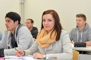  Die gelernte Bauzeichnerin Laura Köner studiert zurzeit im 4. Semester des berufsbegleitenden Studienganges  Foto: Edgar Lengwenat 