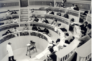  Blick in den Hörsaal des Tieranatomischen Theaters in den 1960er Jahren 