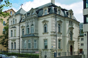  Daneben: Den zweiten Preis erhielt hier ein denkmalgeschütztes Stadthaus in München 