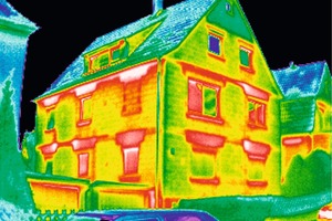  Die Thermokamera bringt die Wahrheit ans Licht: Auch bei vielen energetisch sanierten Häusern finden sich an den Detailpunkten oftmals Wärmebrücken (Foto: Flir) 