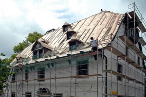  Während der Bauphase: Detailarbeiten waren vor allem an den Dachhäuschen notwendig<br /> 