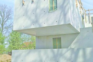  Um den gewünschten monolithischen Ausdruck zu erreichen, verwendeten die Architekten Leichtbeton, der vor Ort hergestellt wurdeFotos (2): Keimfarben 