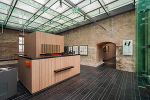  Neu erbautes Foyer zwischen Kornhaus und TurmruineFotos: Steffen Spitzner 