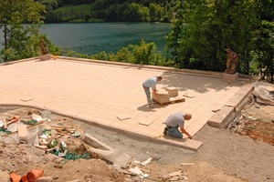  Für rund 500 m2 Terrassen am Schloss Fuschl wurde das Drainagesystem eingesetzt 